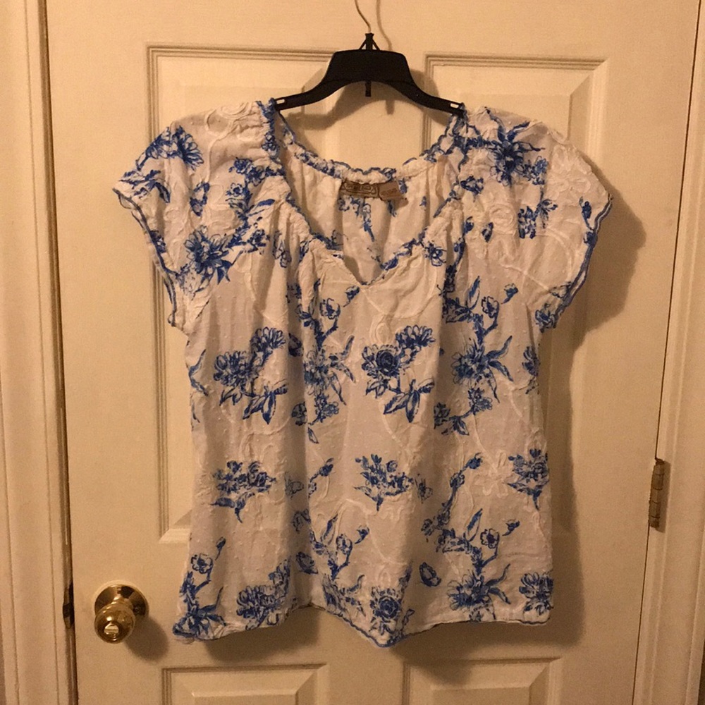 Women’s short sleeve shirt